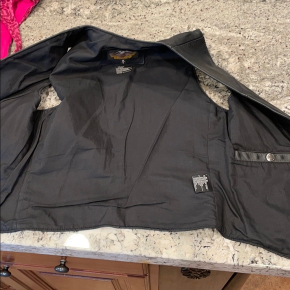 Harley-Davidson leather vest - Picture 4 of 5